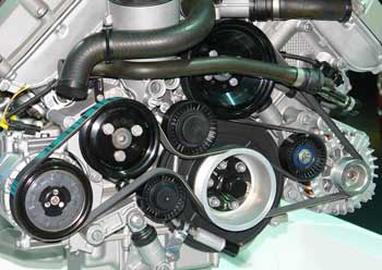 Serpentine belt, tensioner: problems, signs of wear, when to replace