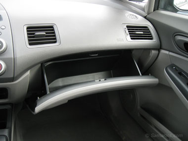 Glove box