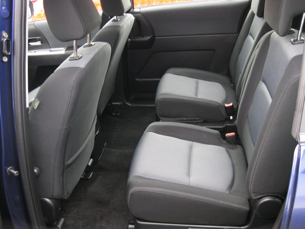 Mazda 5 second-row seats