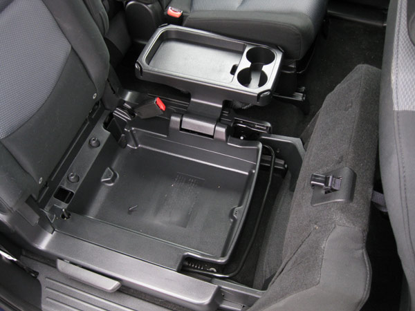 Mazda 5 second-row fold-out tray