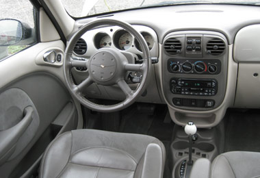 2004 Chrysler PT Cruiser interior