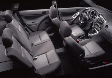 2003 Pontiac Vibe cabin