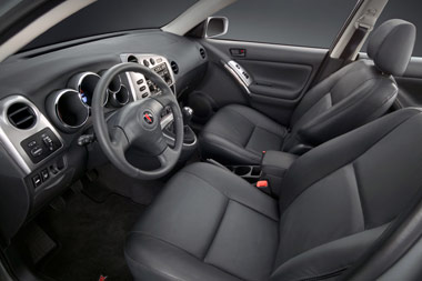 2005 Pontiac Vibe GT cabin