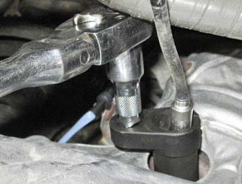 Replacing air fuel ratio sensor