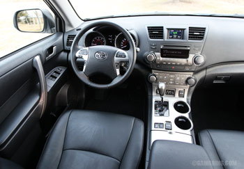 2013 Toyota Highlander interior