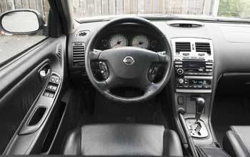 2003 Nissan Maxima interior