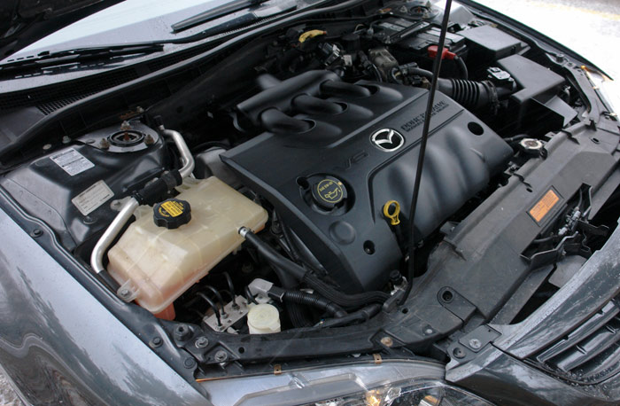  2003-2008 Mazda 6: problemas comunes, motores, pros y contras, fotos