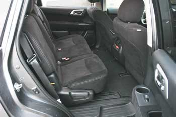 Nissan Pathfinder second row seats