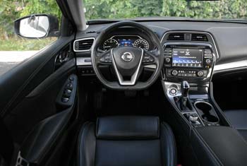 2017 Nissan Maxima interior